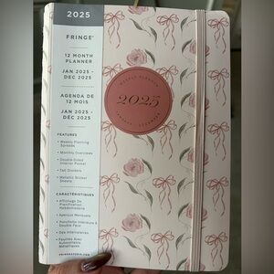 Very Cutesy Bow 12 month 2025 Fringe Studio Planner